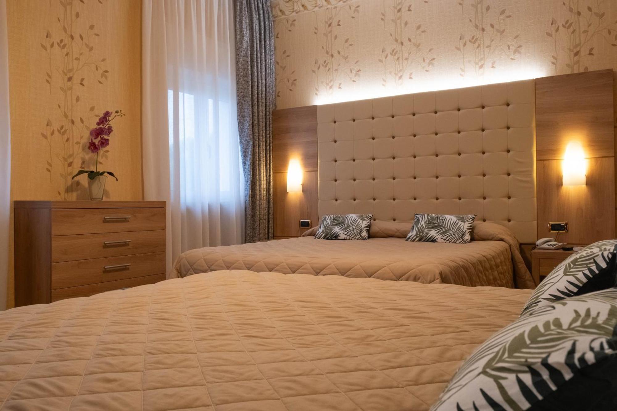 Hotel Vela D'Oro ***S บาร์โดลิโน ภายนอก รูปภาพ