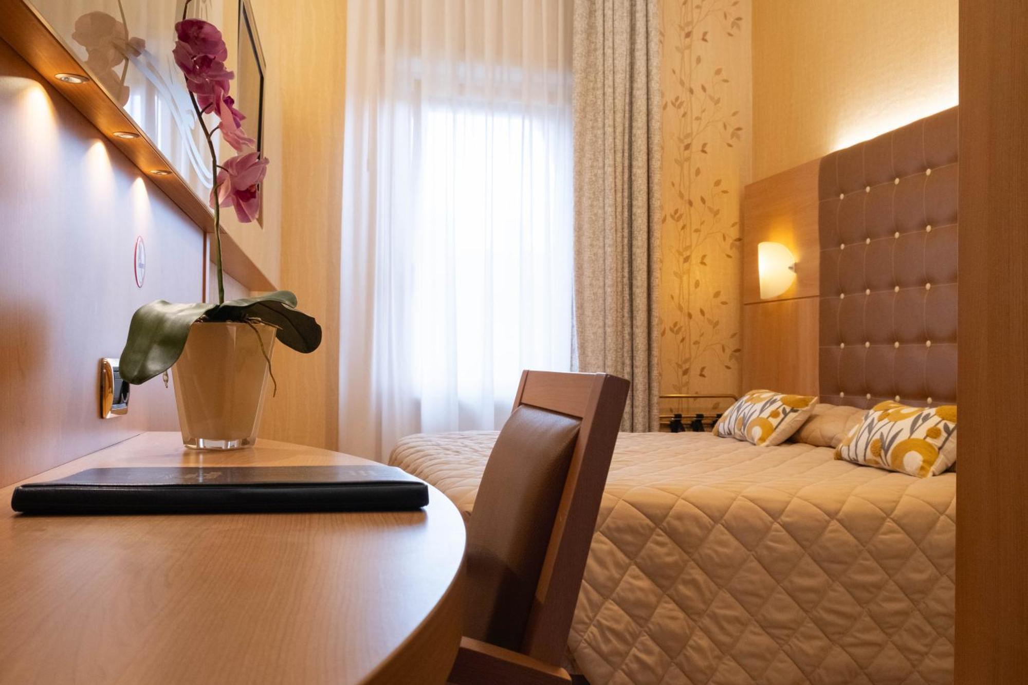 Hotel Vela D'Oro ***S บาร์โดลิโน ภายนอก รูปภาพ